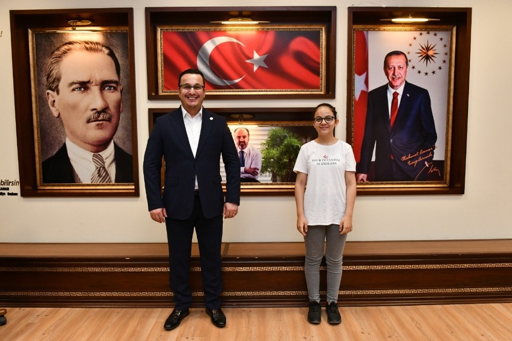 LGS şampiyonları Başkan Kanar’ı ziyaret etti