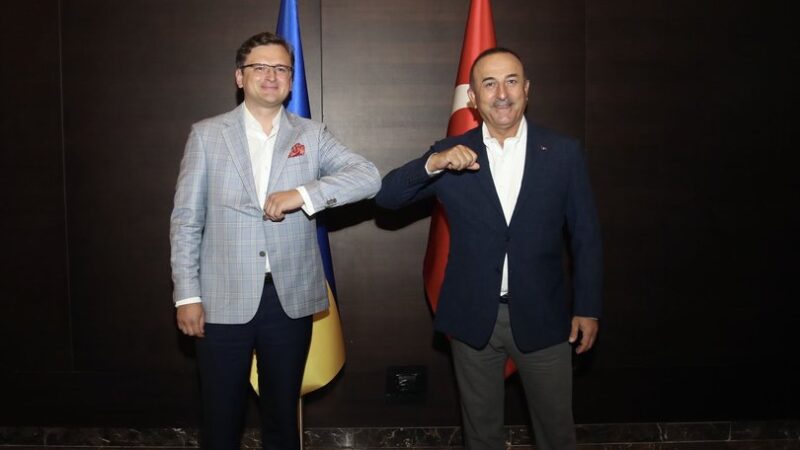 Ukraynalı bakan Türkiye’yi övdü; Kendim bizzat gördüm… Dışişleri Bakanı Mevlüt Çavuşoğlu, Ukrayna Dışişleri Bakanı Dmytro Kuleba ile