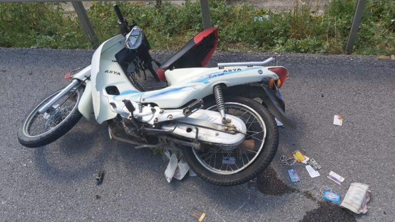 Motosiklet bariyerlere çarptı: 1 ölü, 1 yaralı Bursa’nın Mustafakemalpaşa ilçesinde meydana gelen motosiklet kazasında sürücü hayatını kaybederken,