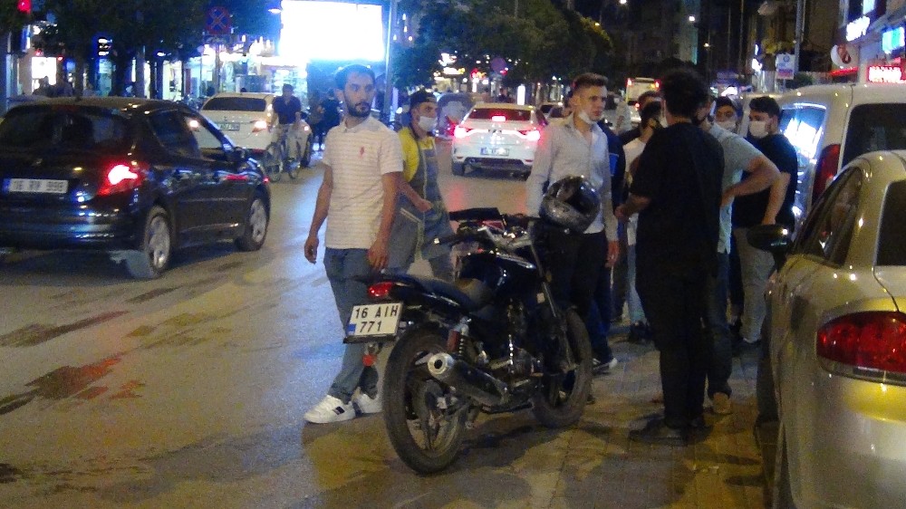 Bursa’da motosiklet çarpan kadının inadı…Hastaneye gitmek için kimse ikna edemedi Bursa’da motosiklet çarpan kadının inadı…Hastaneye gitmek için kimse ikna edemedi