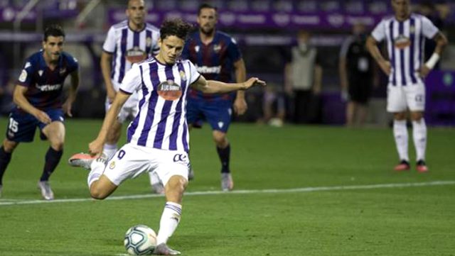 Ne yaptın Enes! 90+7. dakikada… Milli futbolcu Enes Ünal, La Liga'nın 33. haftasında Real Valladolid'in
