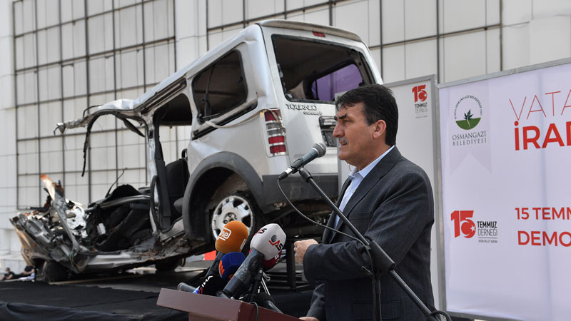 Darbecilerin tankla ezdiği otomobil Osmangazi’de