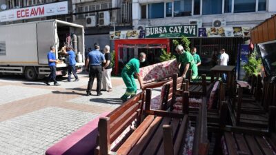 Osmangazi’de yaya yoluna kurulan çay ocağı kaldırıldı