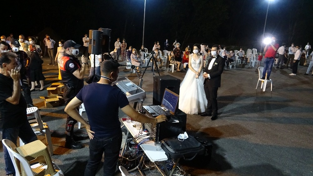 Bursa’da polisten ‘halay’ uyarısı