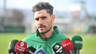 Özer Hurmacı’dan flaş açıklama: Gözlerim yaşlı bir şekilde otobüsten indim