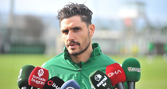 Özer Hurmacı’dan flaş açıklama: Gözlerim yaşlı bir şekilde otobüsten indim Özer Hurmacı’dan flaş açıklama: Gözlerim yaşlı bir şekilde otobüsten indim