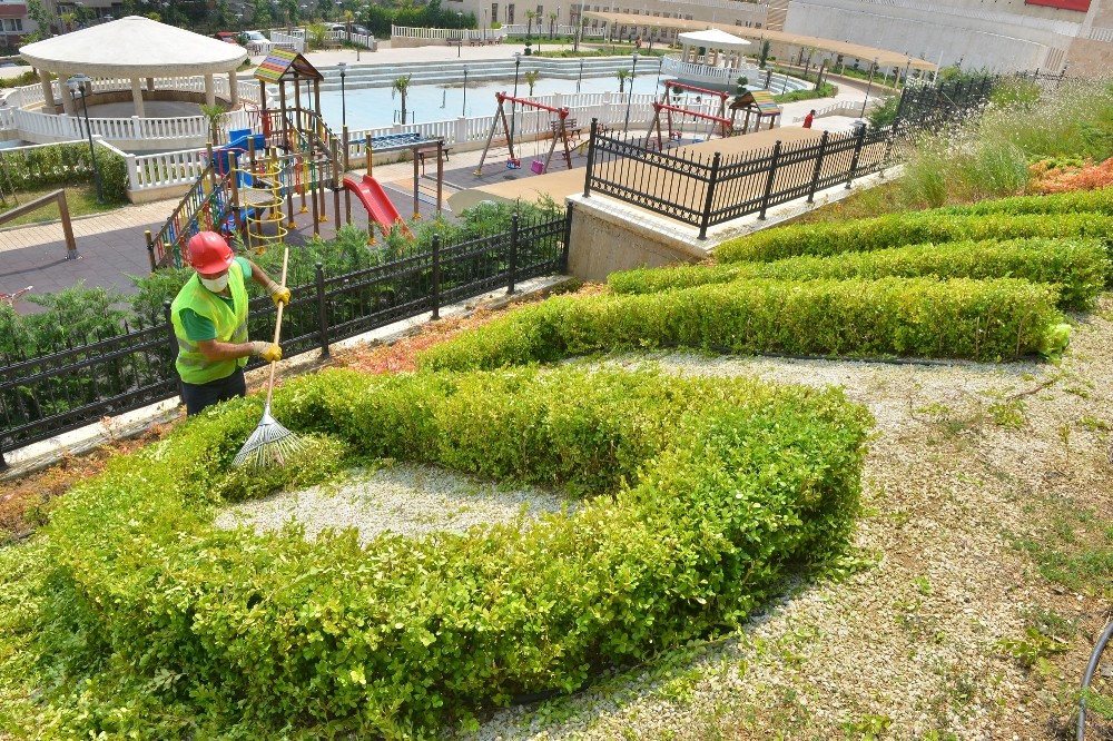 Yıldırım’da park ve bahçelerde yoğun mesai Yıldırım’da park ve bahçelerde yoğun mesai