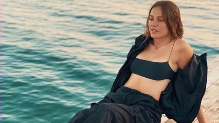 Serenay Sarıkaya annesiyle pozuna beğeni yağdı