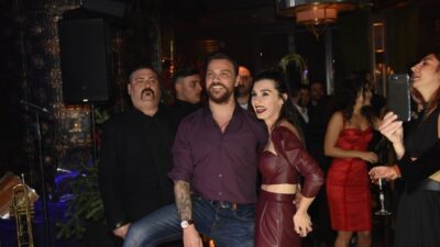 Sinan Akçıl yüzük taktı! Yeniden evleniyorlar…