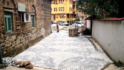 Tarihi Çukur Cami’nin çevresi güzelleşiyor