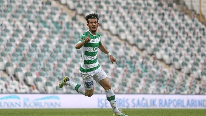 Bursaspor’da yaprak dökümü! Bir ayrılık daha… Bursaspor’da yaprak dökümü! Bir ayrılık daha…