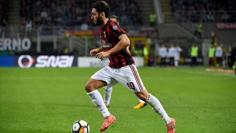Serie A takımlarından Milan'da forma giyen Hakan Çalhanoğlu, dün Bologna