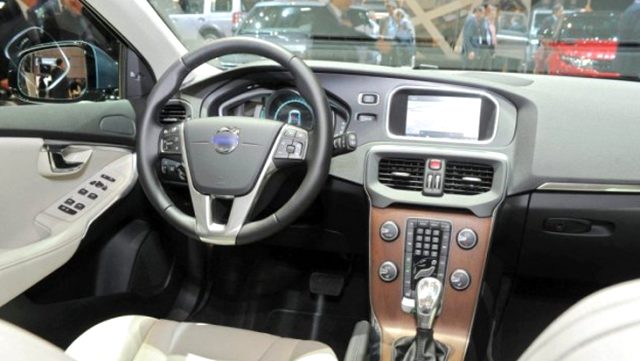 İsveçli otomobil üreticisi 2 milyon 100 bin aracı geri çağırdı…