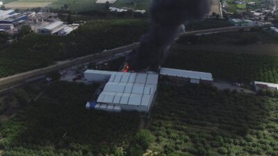 Bursa’da yangın söndürüldü… Beyaz eşya ve gıda deposu…