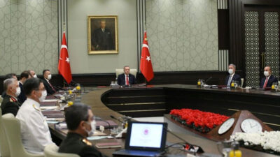 Aksakallı ve Temel emekliye sevk edildi