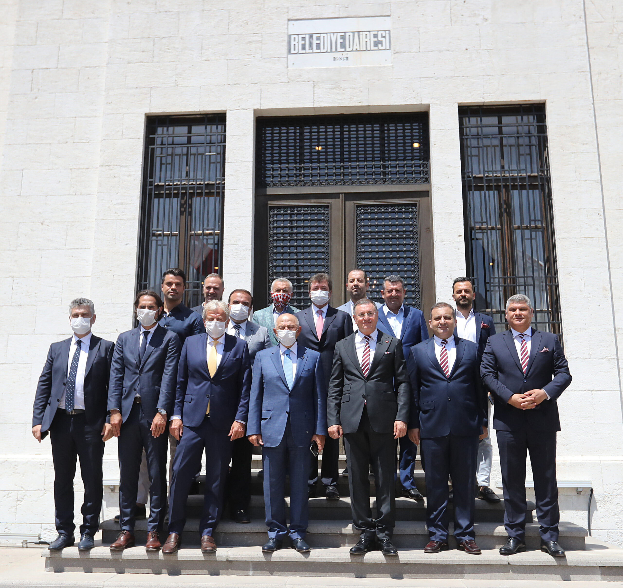 Süper Lig'e yükselen Hatayspor kupasını aldı... 1 yemek1 scaled