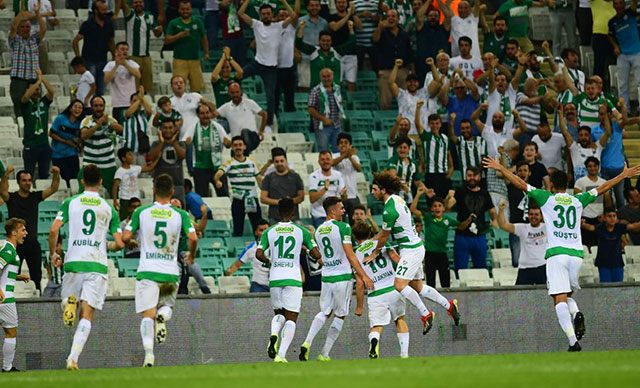 Bursaspor, son düzlükte altyapısına güvenmedi Bursaspor, son düzlükte altyapısına güvenmedi