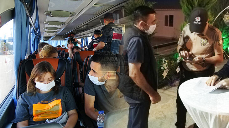 Karantina kararına rağmen biri otobüste diğeri düğünde