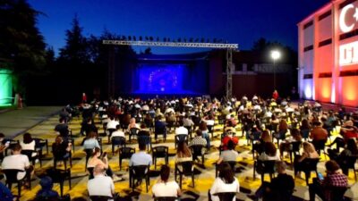 6 ay sonra perdelerini açan Devlet Tiyatroları’nda bilet satışları başladı