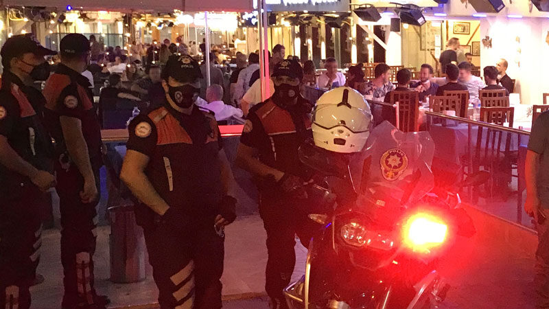 Bursa'da, 500 polisin katılımıyla eğlence mekanlarında yeni tip koronavirüs (Kovid-19)
