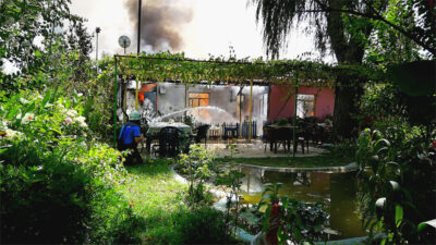 Bursa’da tek katlı ev küle döndü