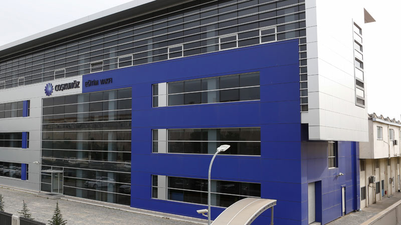 Coşkunöz Eğitim Vakfı Türkiye’nin geleceği için çalışıyor