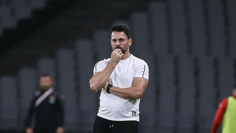 Erol Bulut, Aytemiz Alanyaspor’a veda etti Teknik Direktör Erol Bulut, sosyal medya hesabından yaptığı açıklamayla Aytemiz