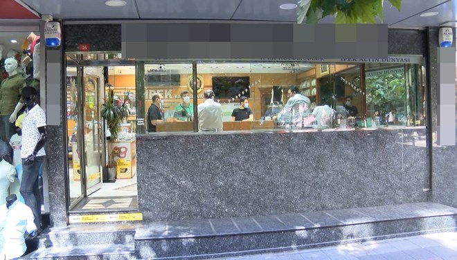 3 dakikada 10 kilo altın çaldılar