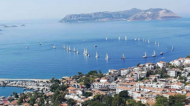 Meis Adası karşısında 30 Ağustos kutlaması