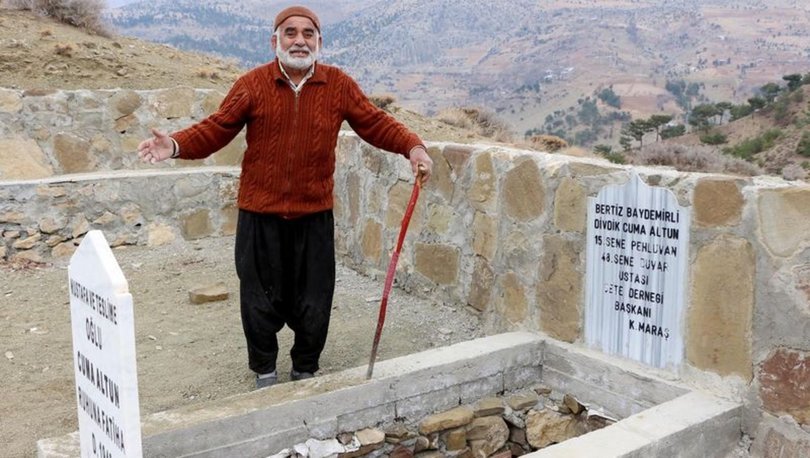 5 yıl önce kazdığı mezara defnedildi