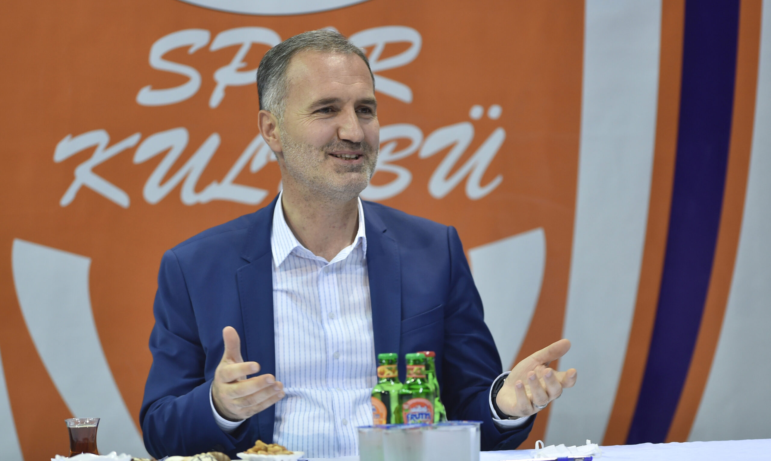 İnegöl Belediyespor’da, Belediye Başkanı Alper Taban güven tazeledi İnegöl Belediyespor’da, Belediye Başkanı Alper Taban güven tazeledi