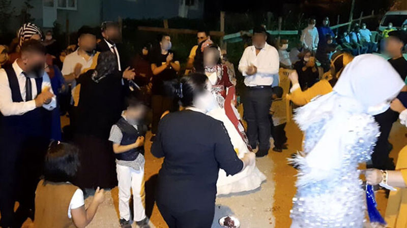 Bursa’da düğünde koronavirüs bulaştığı iddiasına açıklama Bursa’da düğünde koronavirüs bulaştığı iddiasına açıklama