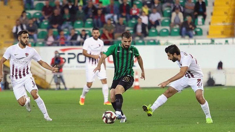 Akhisarspor’da yaprak dökümü Dün teknik direktör Cem Kavçak'la sözleşme imzalayan TFF 1'inci Lig