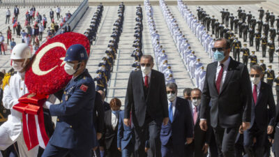 Devlet Erkanı Anıtkabir’de