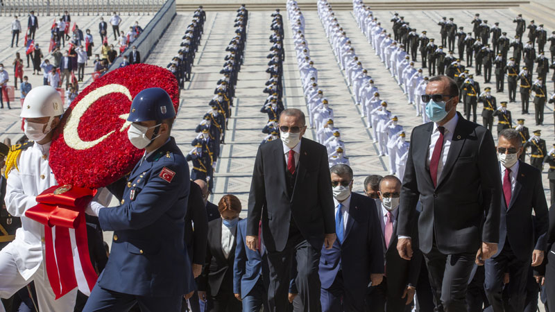 Devlet Erkanı Anıtkabir’de