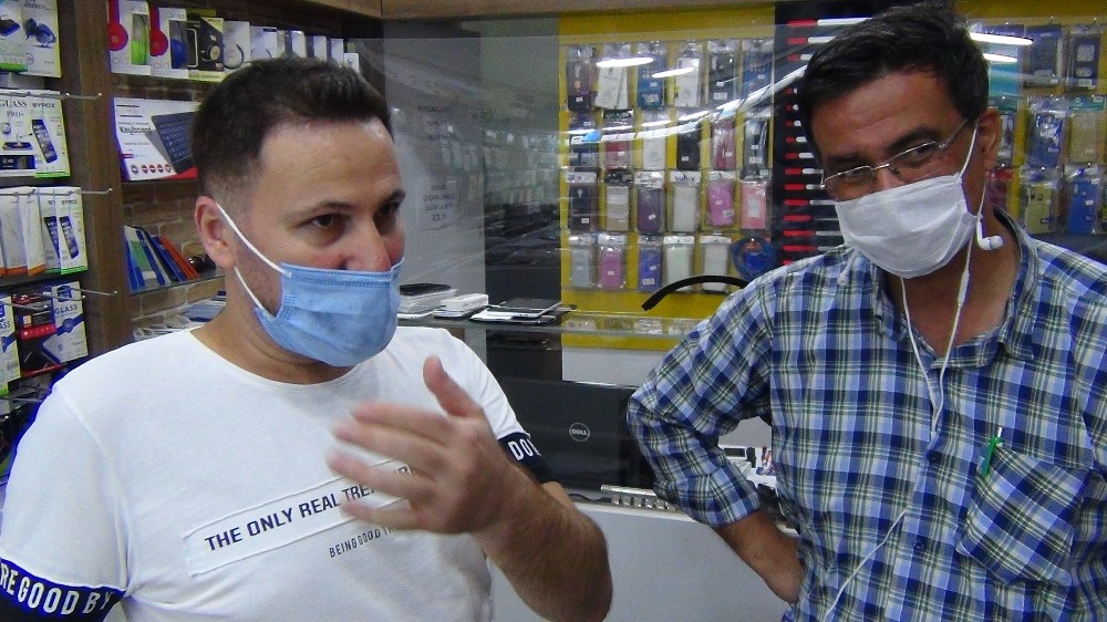 Bursa’da ATM’de unutulan paranın yanına kimseyi yaklaştırmadı