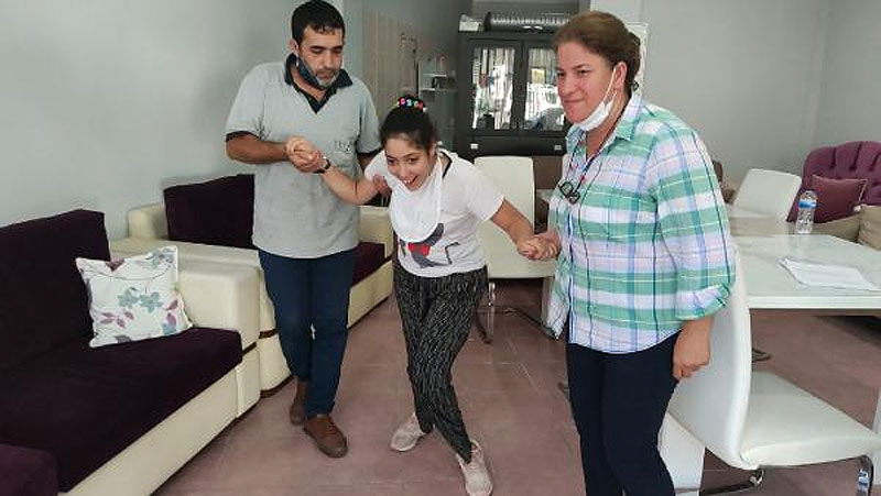 Bursalı Berna yardım eli bekliyor Bursalı Berna yardım eli bekliyor