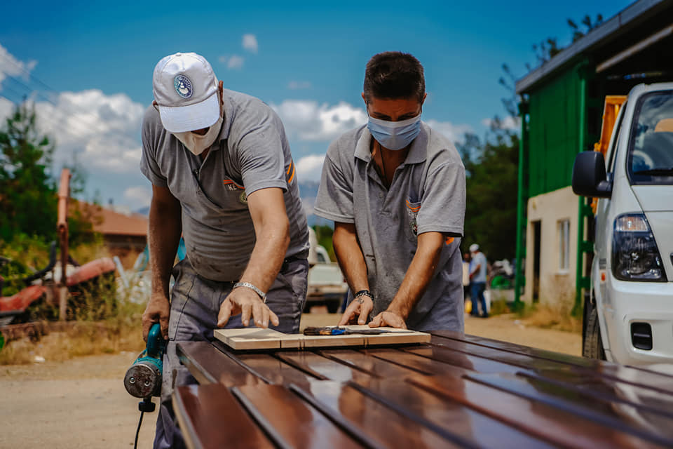 Kestel’de Yıpranan Bank ve Masalar, Yeniden Hayat Buluyor Kestel’de Yıpranan Bank ve Masalar, Yeniden Hayat Buluyor