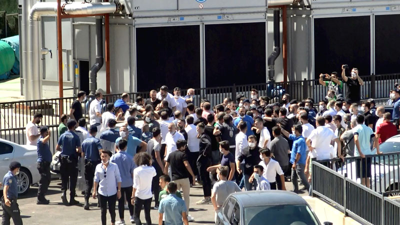 Yakışmayan görüntü! Yakışmayan görüntü!