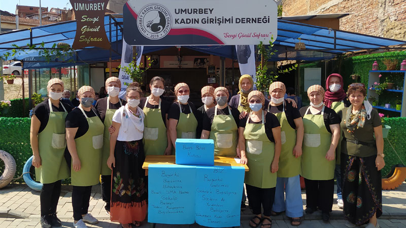 Umurbeyli kadınlardan Gökalp bebeğe yardım eli