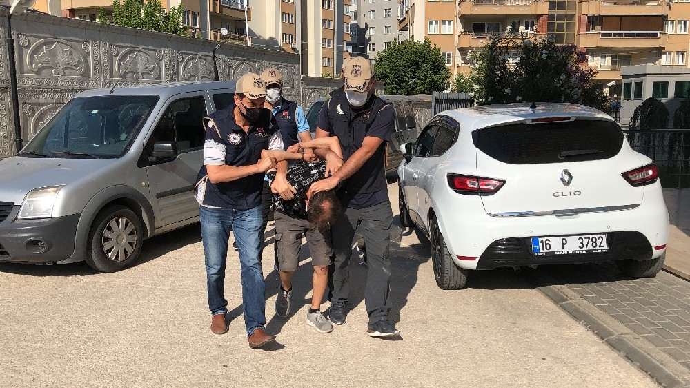 Bursa’da 10 hektar ormanlık alanı yakan uyuşturucu bağımlısı emniyete getirildi