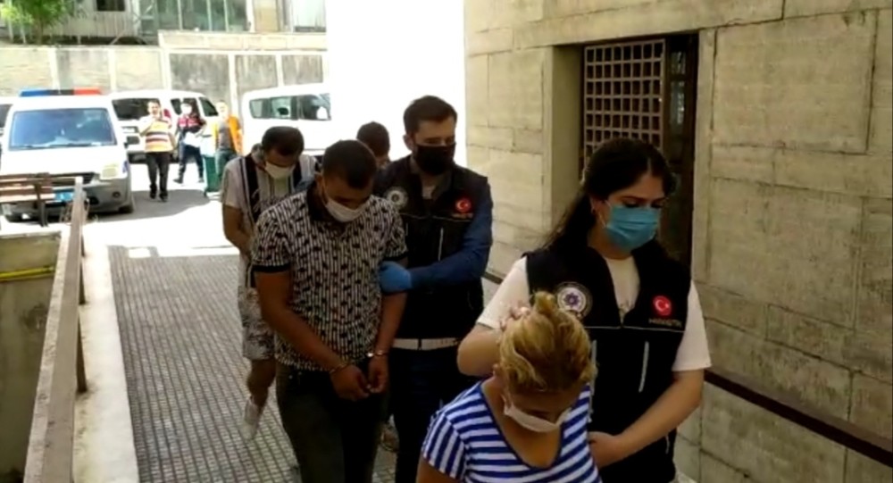 Bursa’da uyuşturucu operasyonu: 3 tutuklama