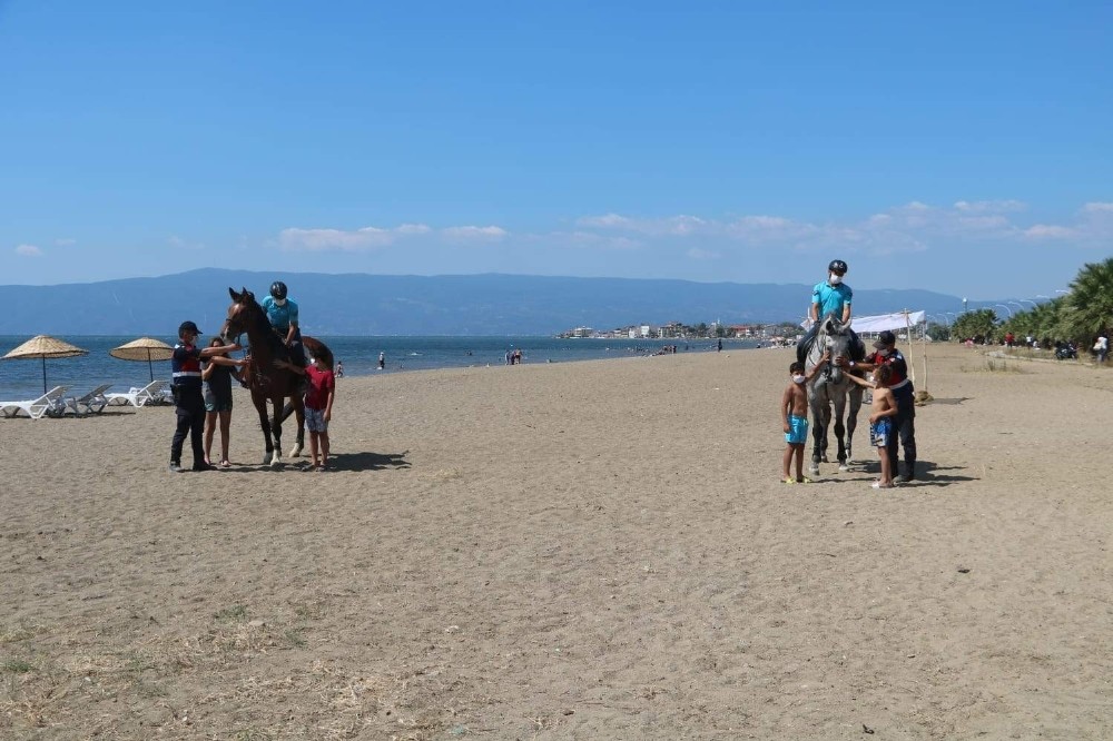 Bursa’nın sahilleri ve piknik alanları atlı jandarma timlerine emanet Bursa’nın sahilleri ve piknik alanları atlı jandarma timlerine emanet