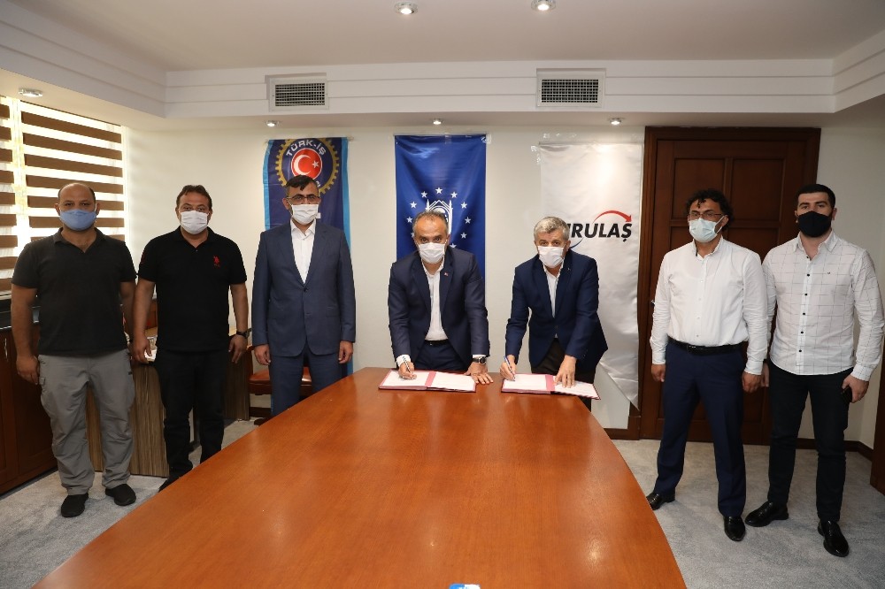 BURULAŞ’ta toplu sözleşme sevinci BURULAŞ’ta toplu sözleşme sevinci