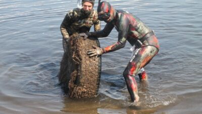 Bursa’da denizden balık hariç her şey çıktı