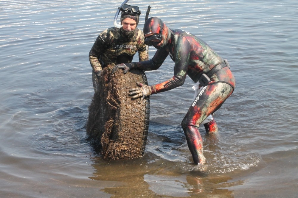 Bursa’da denizden balık hariç her şey çıktı Bursa’da denizden balık hariç her şey çıktı