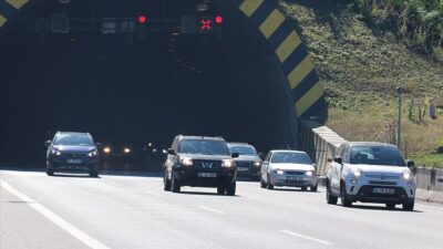 Tatilcilerin dönüş yolculuğu sürüyor