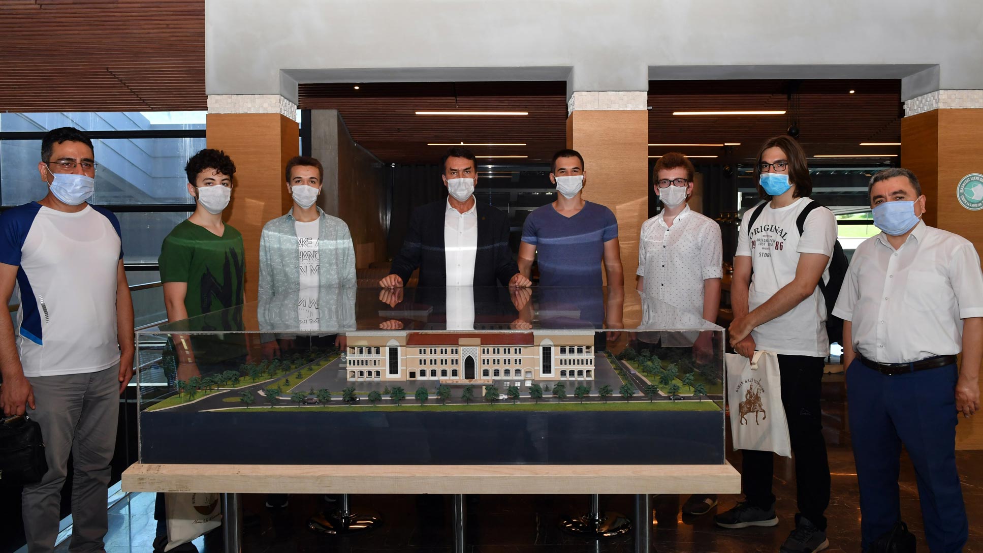 Uluslararası Lisenin İlk Mezunları Göğüs Kabarttı