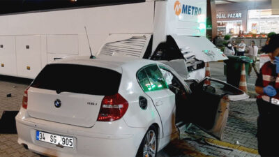 Bursa’daki düğünden dönüyorlardı… Feci kaza: 1 ölü, 4 yaralı