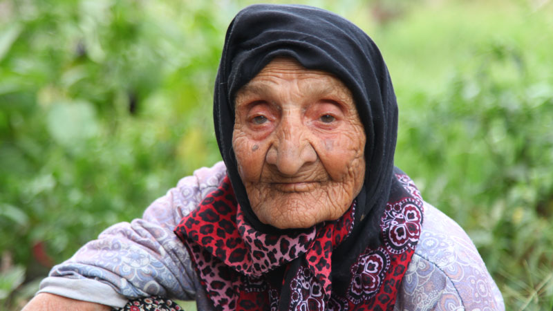 Limak Enerji 30 Ağustos Zafer Bayramı’nı en yaşlı abonesi Fatma Nine ile kutladı